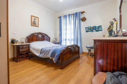 Moradia T4 para Venda em Ribeira Brava