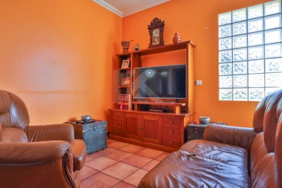 Moradia T4 para Venda em Ribeira Brava