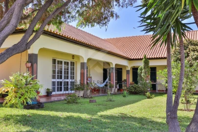 Moradia T4 para Venda em Ribeira Brava
