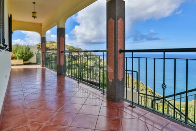 Moradia T4 para Venda em Ribeira Brava
