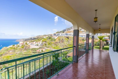 Moradia T4 para Venda em Ribeira Brava