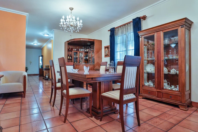 Moradia T4 para Venda em Ribeira Brava Foto 7