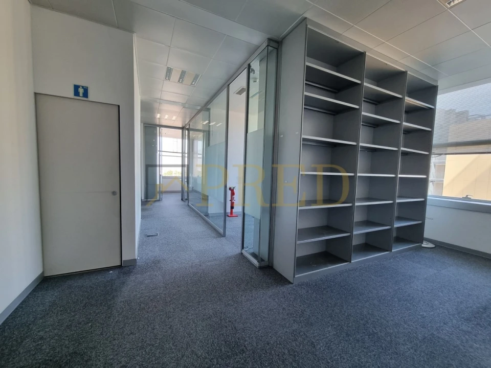 Escritório para Arrendamento em Santa Marinha e São Pedro da Afurada Foto 3