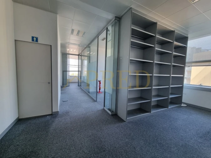 Escritório para Arrendamento em Santa Marinha e São Pedro da Afurada Foto 3