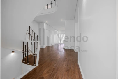 Moradia T6 para Venda em Merelim (São Pedro) e Frossos