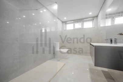 Moradia T6 para Venda em Merelim (São Pedro) e Frossos