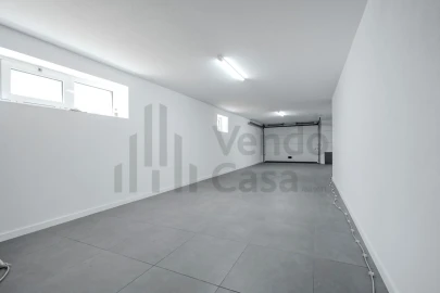 Moradia T6 para Venda em Merelim (São Pedro) e Frossos