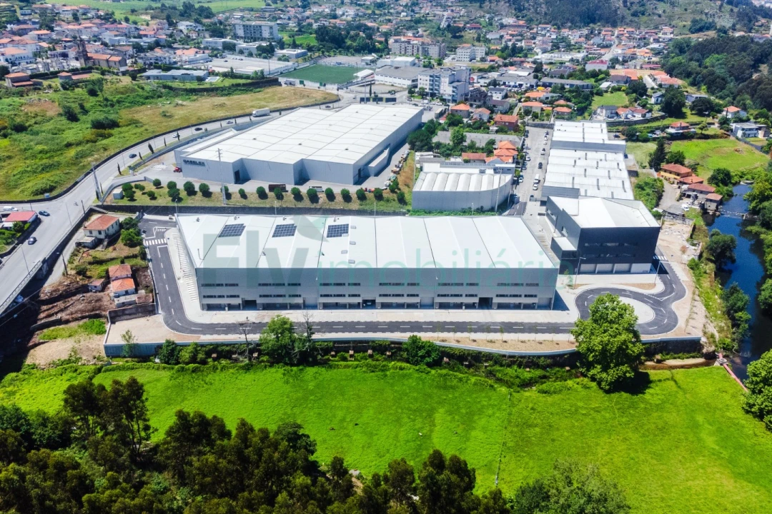 Armazém para Venda em Vila Nova do Campo Foto 5