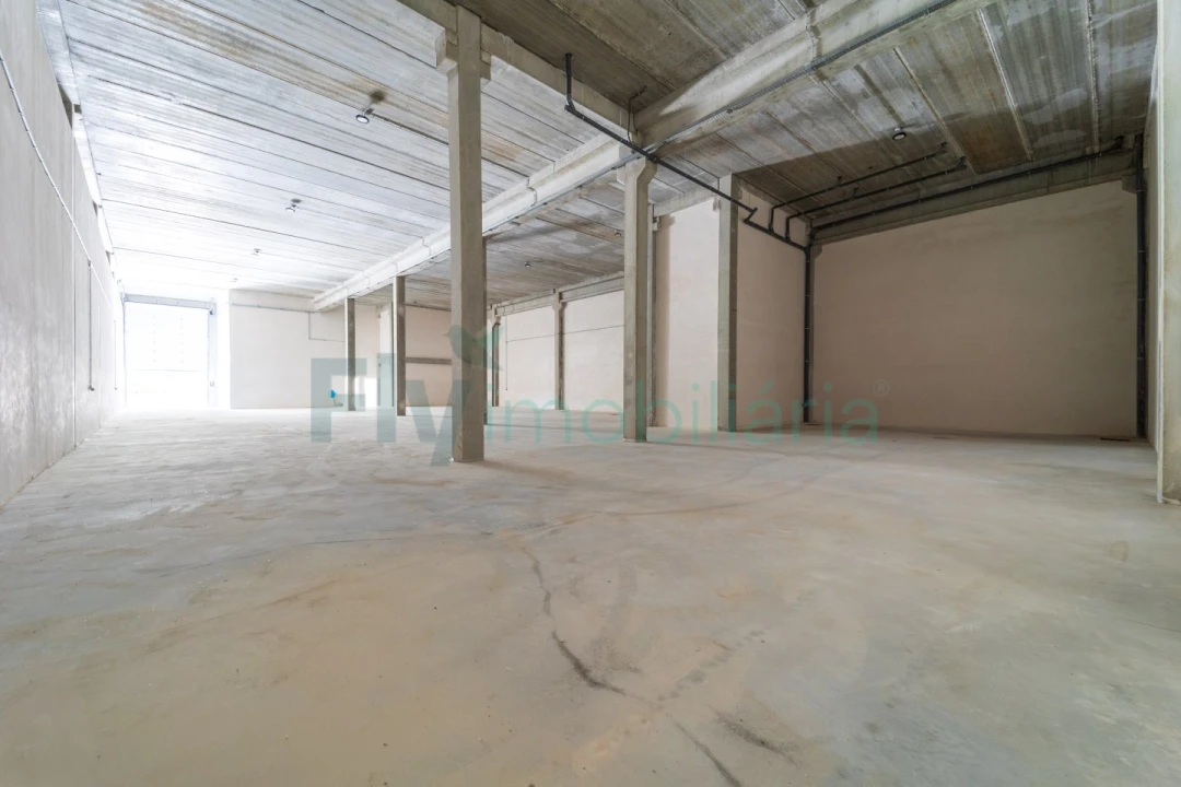 Armazém para Venda em Vila Nova do Campo Foto 17