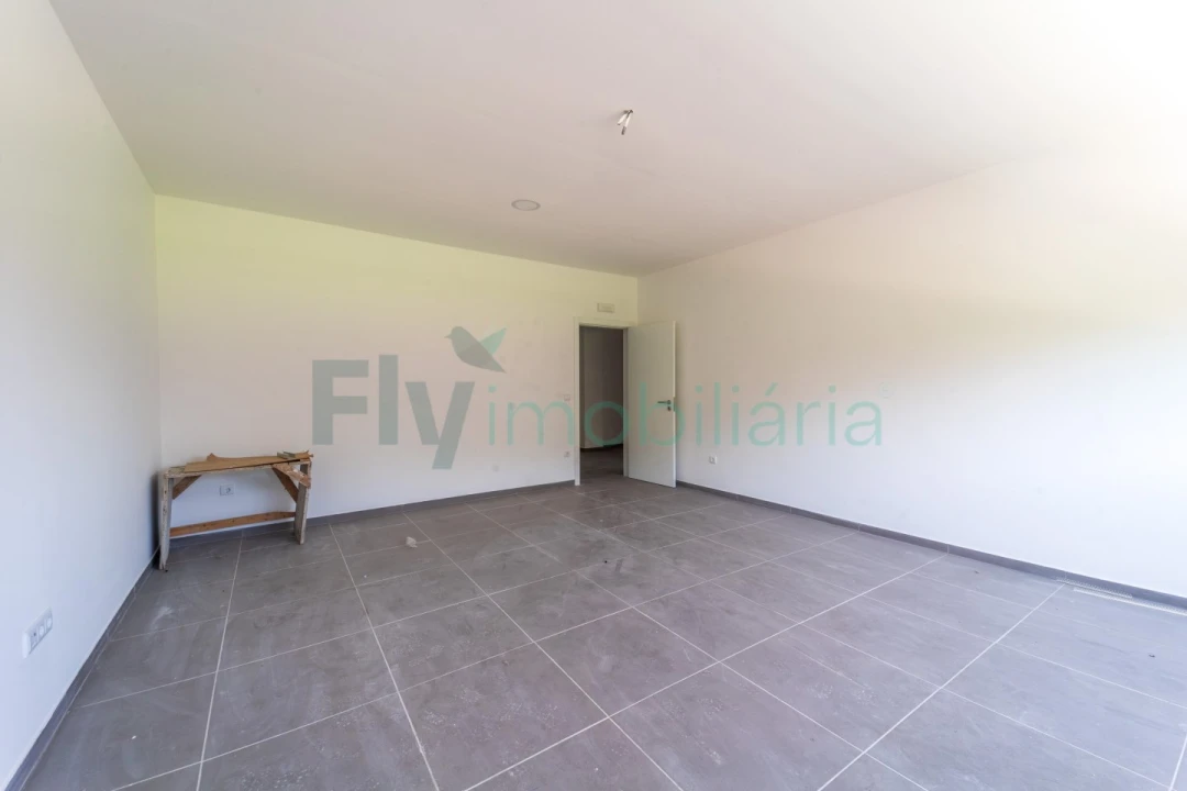 Armazém para Venda em Vila Nova do Campo Foto 41