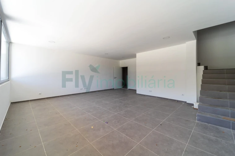 Armazém para Venda em Vila Nova do Campo Foto 22