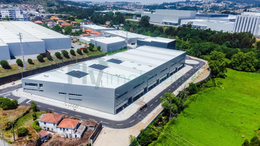 Armazém para Venda em Vila Nova do Campo