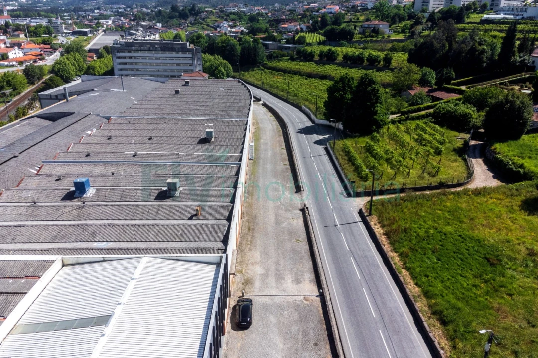 Armazém para Venda em Caldas de Vizela (São Miguel e São João) Foto 5