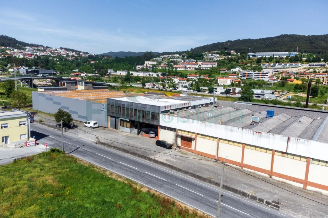 Armazém para Venda em Caldas de Vizela (São Miguel e São João) Foto 16