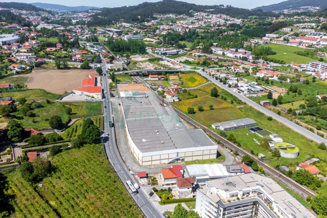 Armazém para Venda em Caldas de Vizela (São Miguel e São João) Foto 22