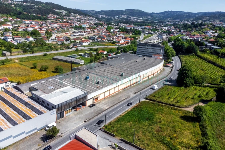 Armazém para Venda em Caldas de Vizela (São Miguel e São João) Foto 6