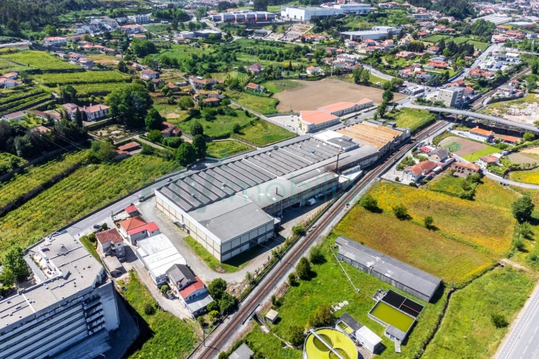 Armazém para Venda em Caldas de Vizela (São Miguel e São João) Foto 25