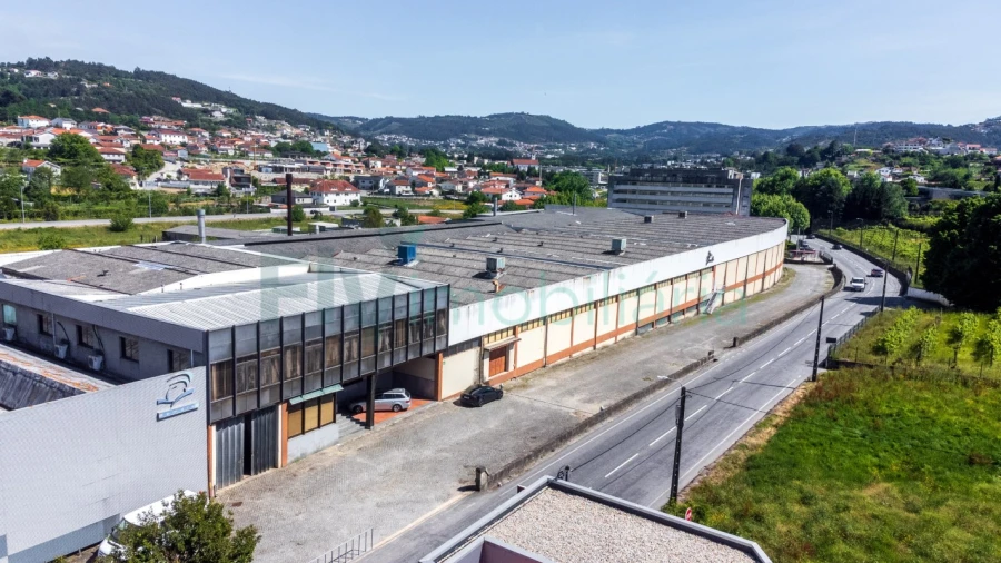 Armazém para Venda em Caldas de Vizela (São Miguel e São João)