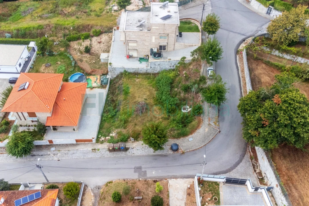 Terreno para Venda em Tagilde e Vizela (São Paio) Foto 1
