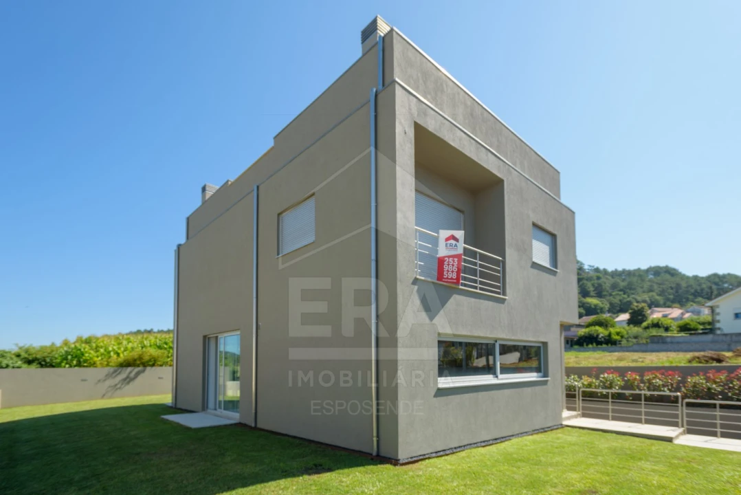 Moradia T3 para Venda em Antas Foto 1