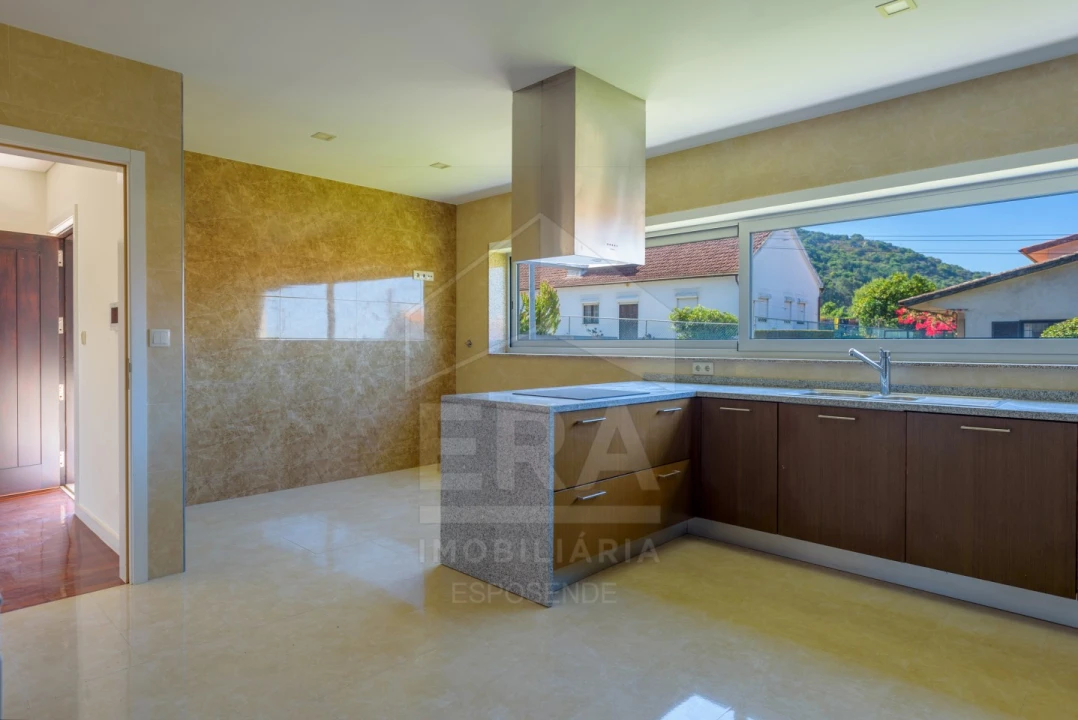 Moradia T3 para Venda em Antas Foto 11