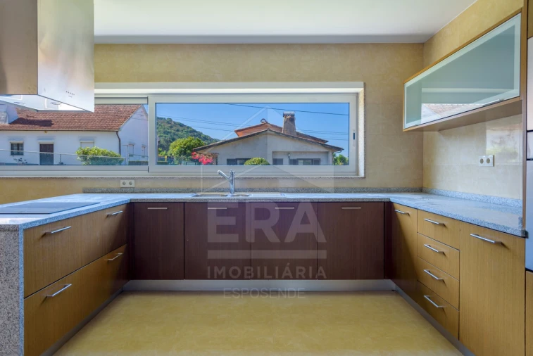 Moradia T3 para Venda em Antas Foto 10