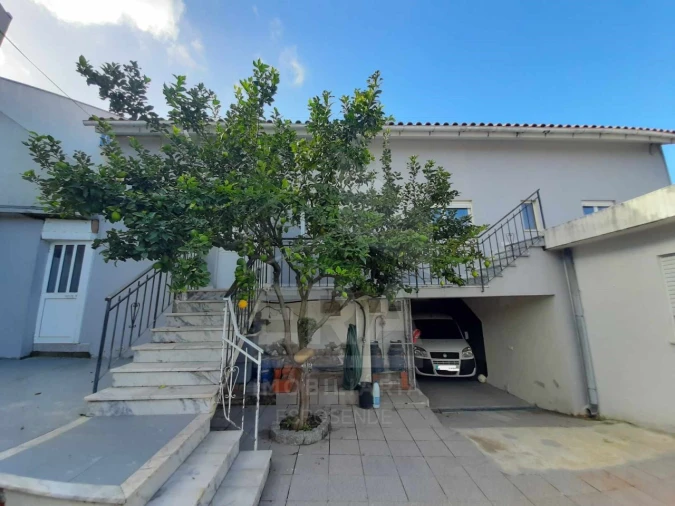 Moradia T4 para Venda em Belinho e Mar Foto 3