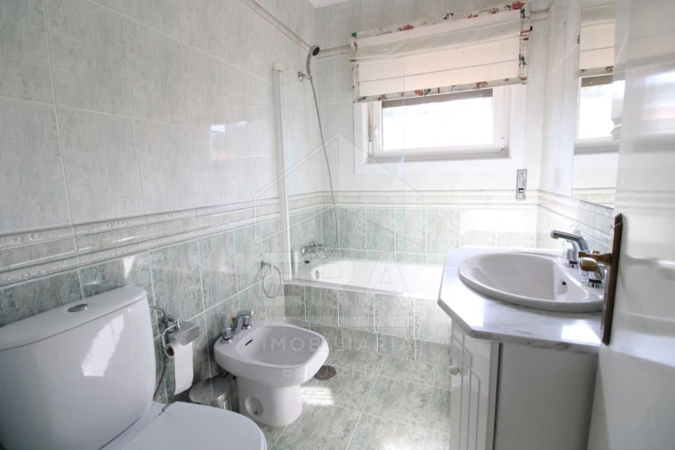 Moradia T5 para Venda em Darque Foto 14