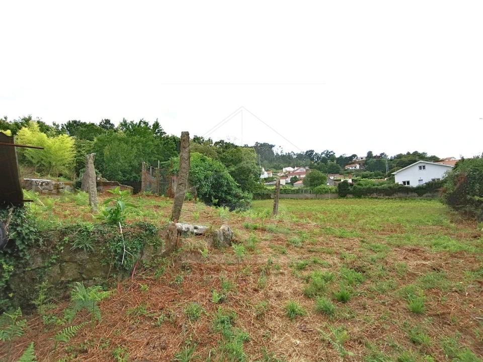 Moradia T2 para Venda em Gondarem Foto 4