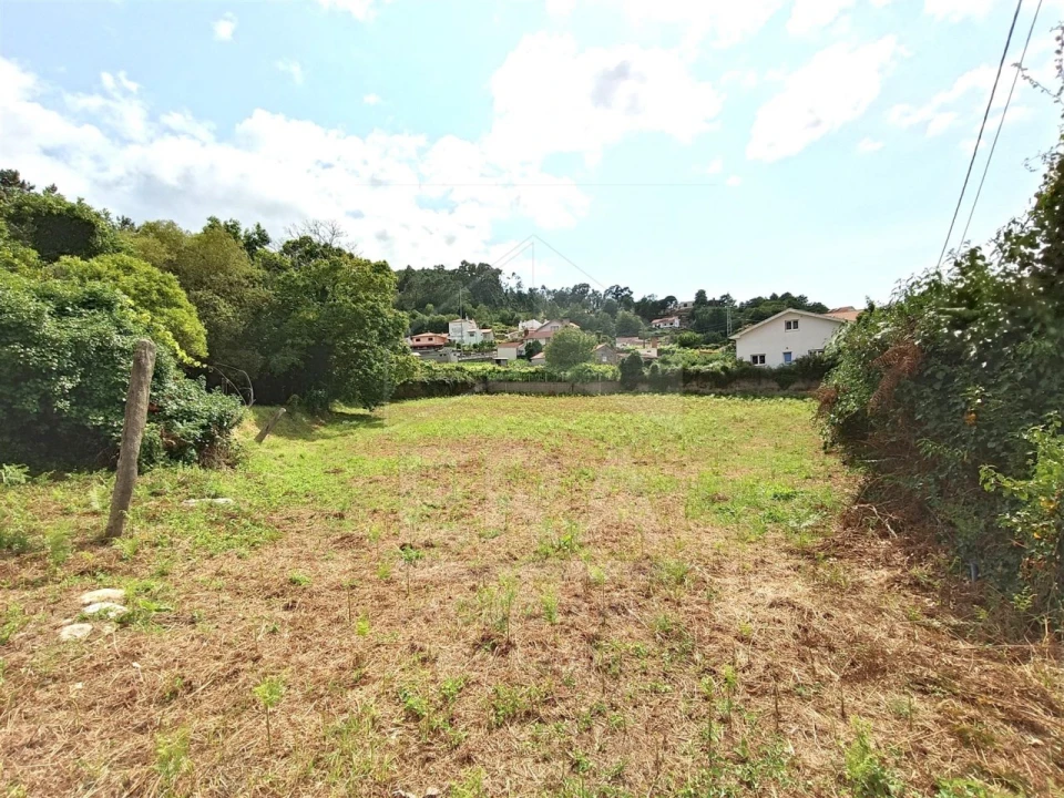 Moradia T2 para Venda em Gondarem Foto 6