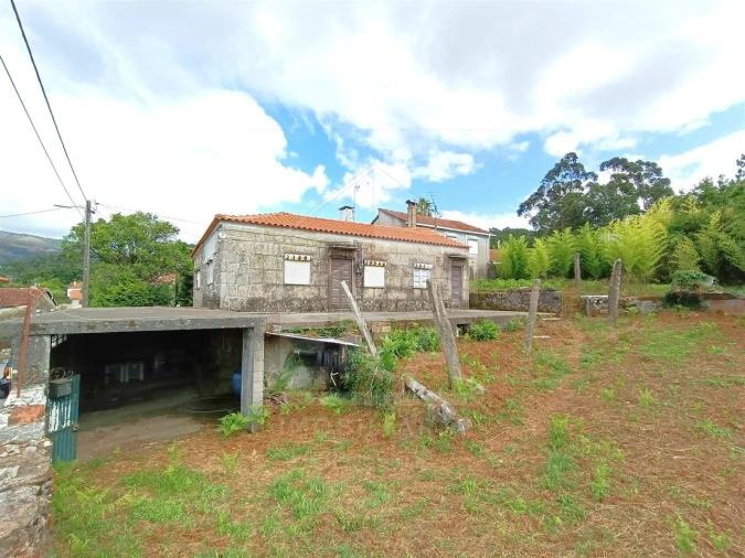 Moradia T2 para Venda em Gondarem