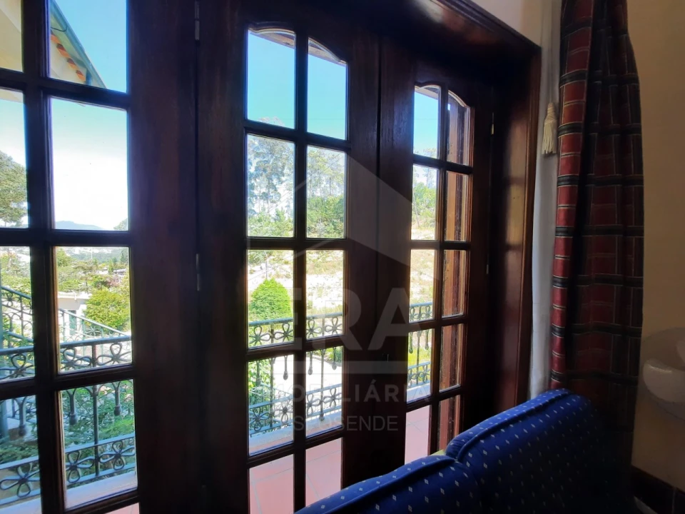 Moradia T4 para Venda em Palmeira de Faro e Curvos Foto 10