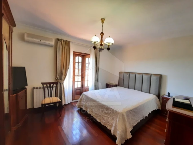 Moradia T4 para Venda em Palmeira de Faro e Curvos Foto 3