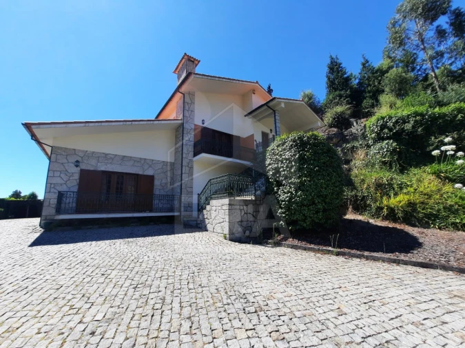 Moradia T4 para Venda em Palmeira de Faro e Curvos Foto 19