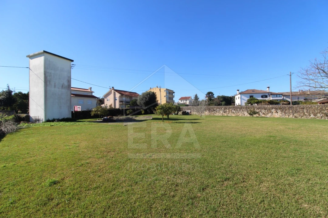 Terreno para Venda em Forjães Foto 3