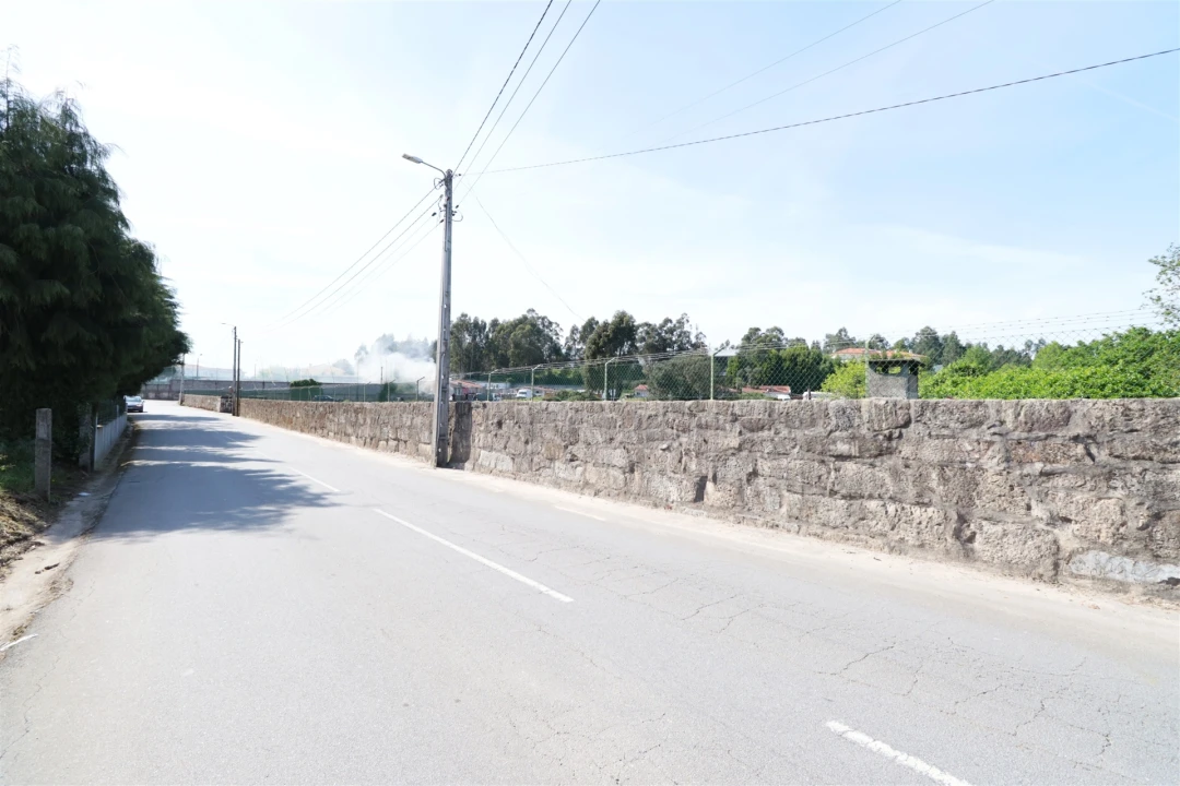 Terreno para Venda em Esmeriz e Cabeçudos Foto 3