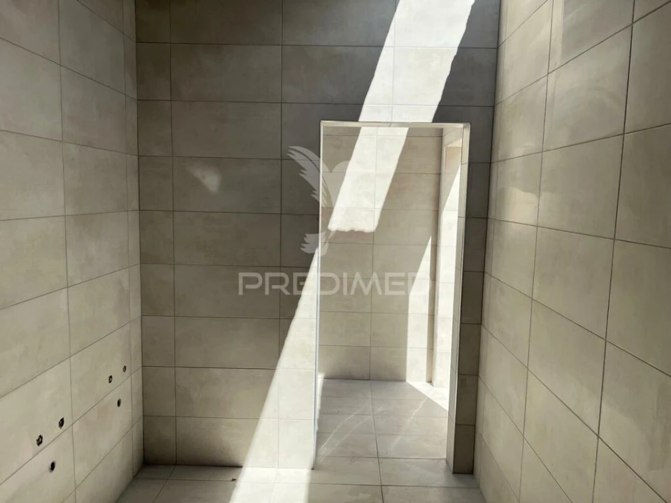 Armazém para Venda em Sacavém e Prior Velho Foto 7