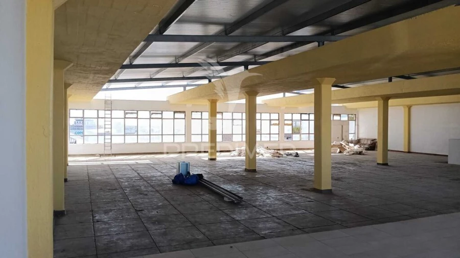 Armazém para Venda em Sacavém e Prior Velho Foto 13