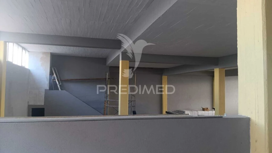 Armazém para Venda em Sacavém e Prior Velho Foto 6