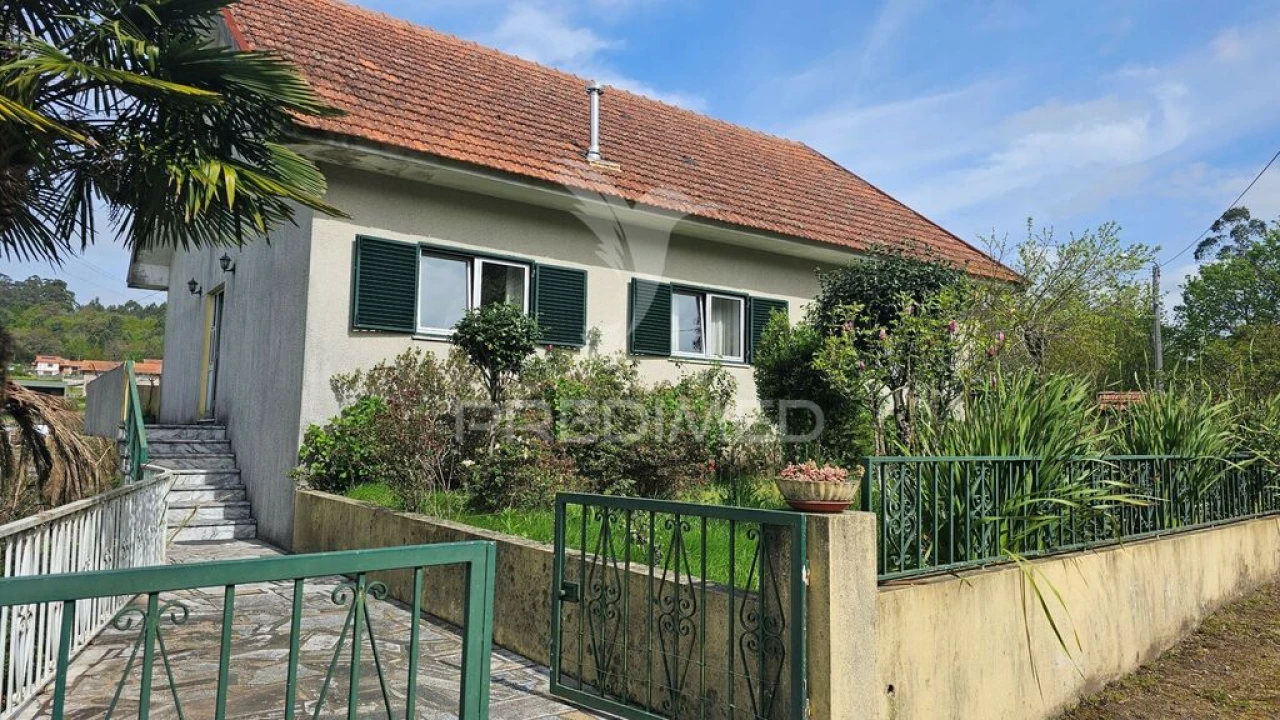 Moradia para Venda em Monte Córdova Foto 1