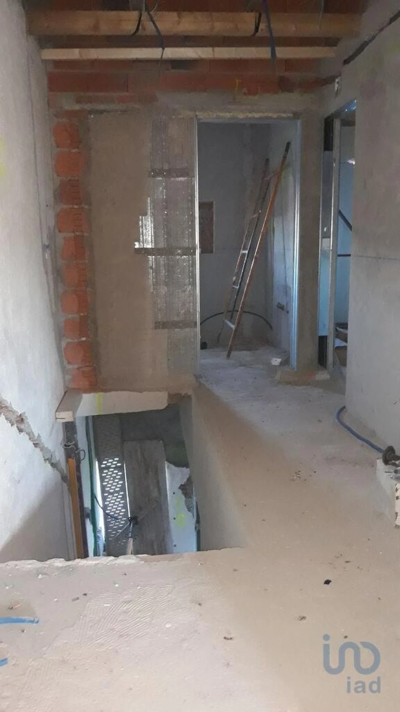 Moradia T2 para Venda em Alagoa Foto 6