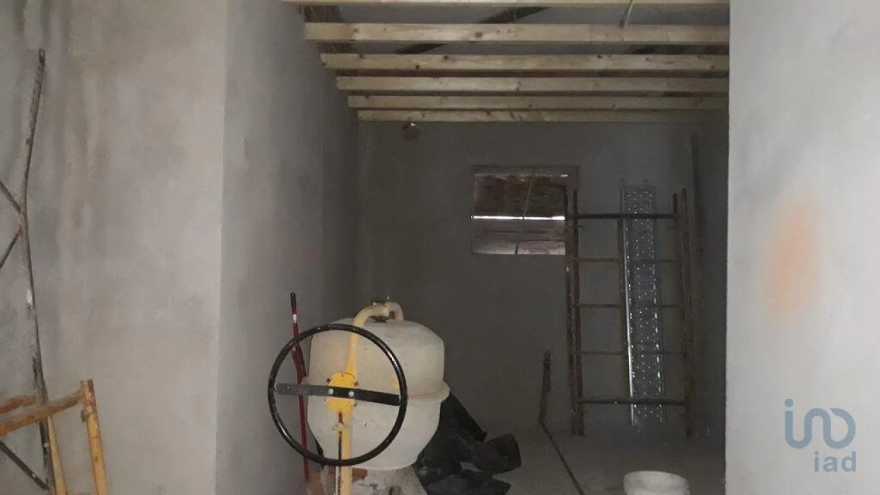 Moradia T2 para Venda em Alagoa Foto 14