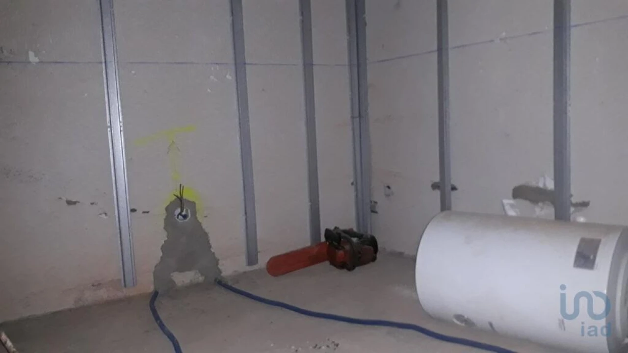 Moradia T2 para Venda em Alagoa Foto 9