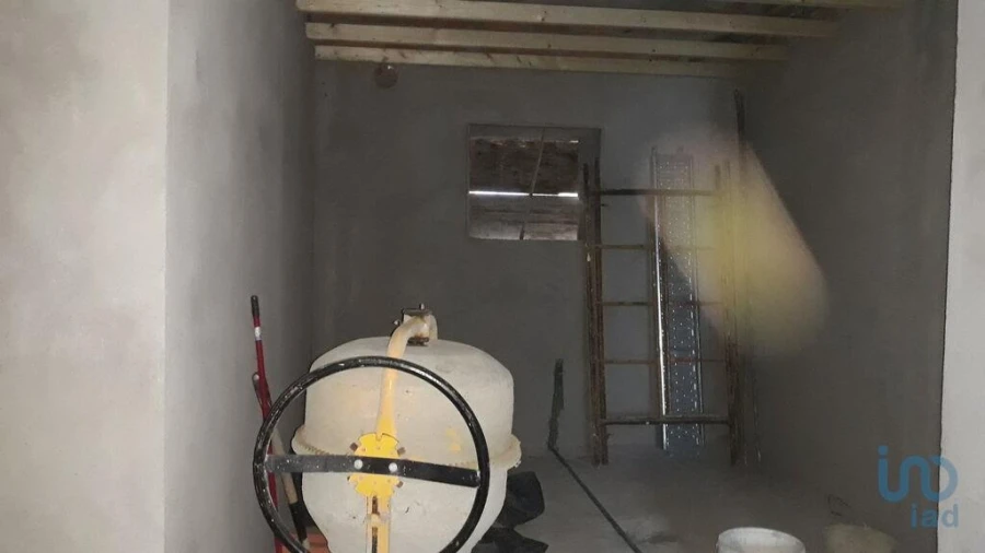 Moradia T2 para Venda em Alagoa Foto 13