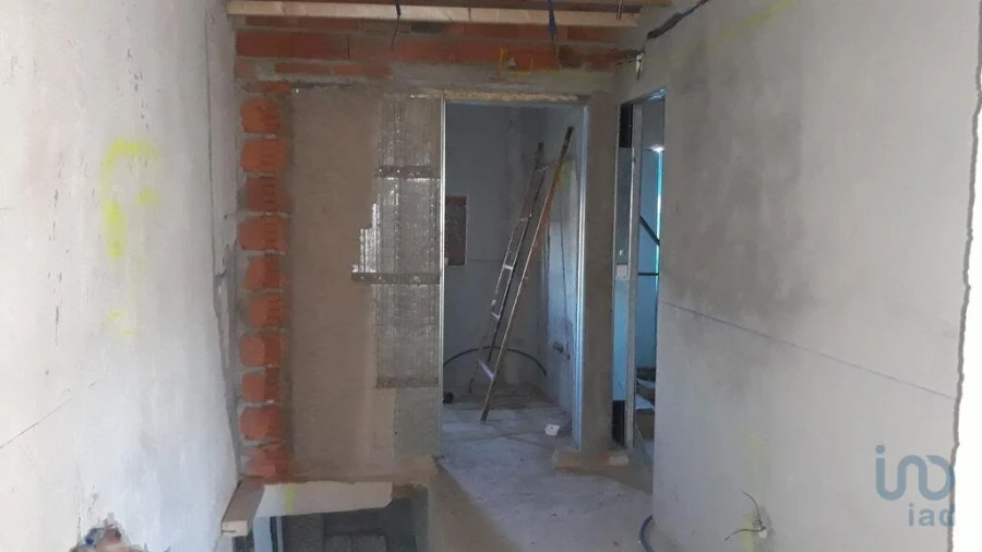 Moradia T2 para Venda em Alagoa Foto 7