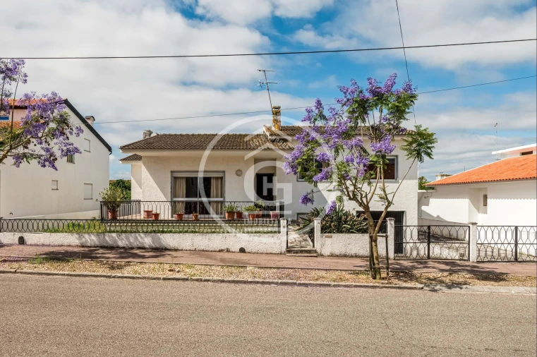 Moradia T4 para Venda em Alpiarça Foto 3