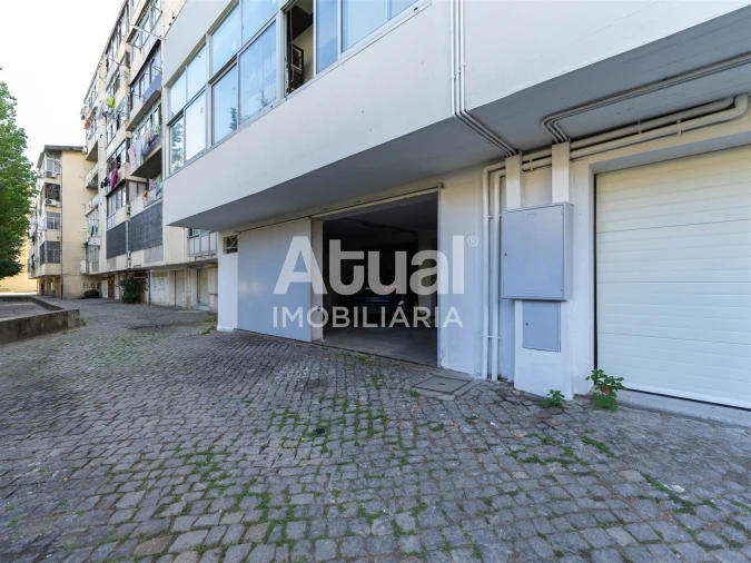 Garagem para Arrendamento em Caldas de Vizela (São Miguel e São João) Foto 3