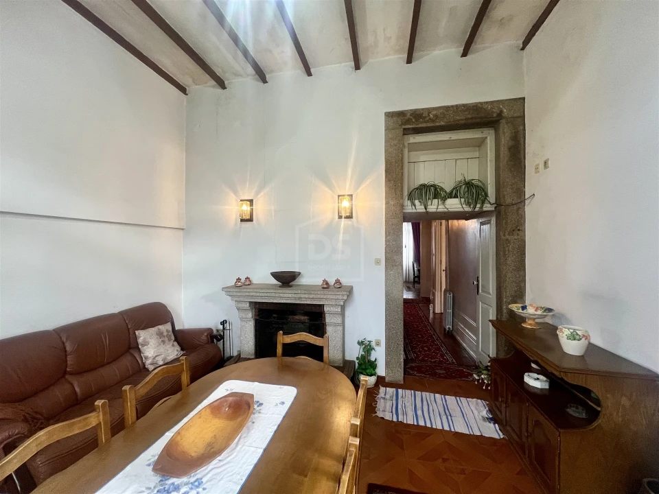 Moradia T6 para Venda em Souselo Foto 5