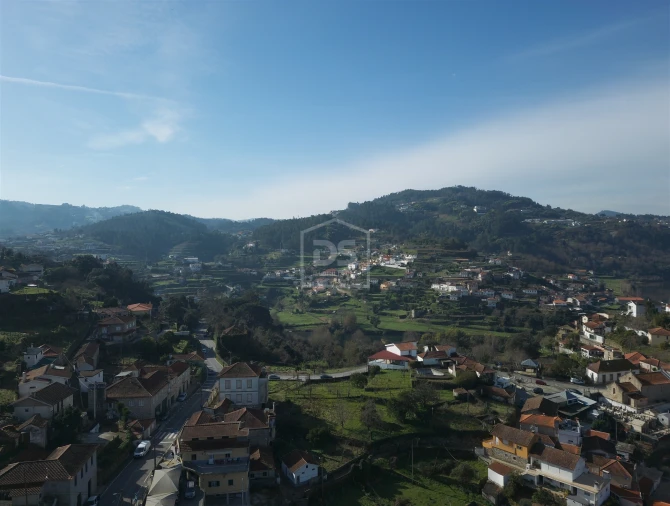 Moradia T6 para Venda em Souselo Foto 45