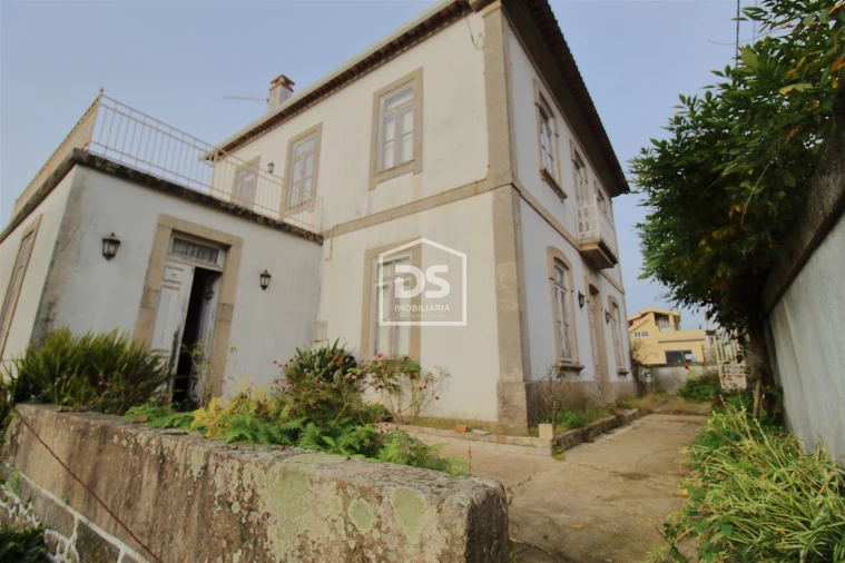 Moradia T6 para Venda em Souselo Foto 30